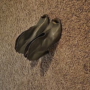 Gray Vince V Camuto low thick heels